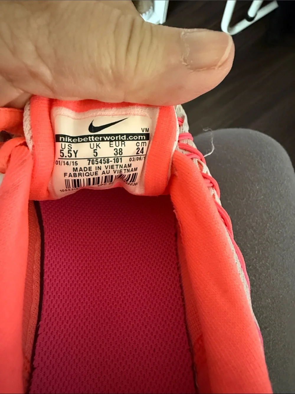 Nike AirMax Coral & Pink Knit Running Sneakers